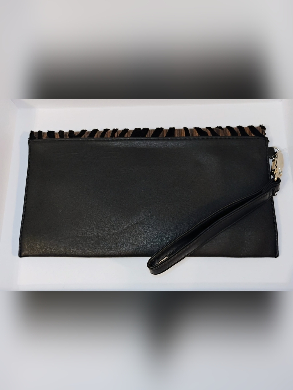 NWT Wristlet Clutch w/ Black & Gold Zebra Print - Picture 4 of 8
